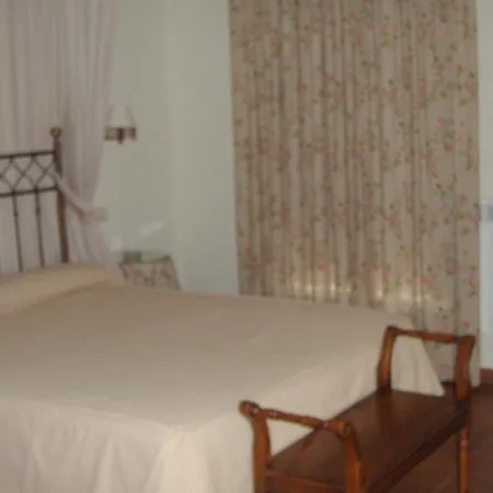 Palacio De Monfarracinos Hotel