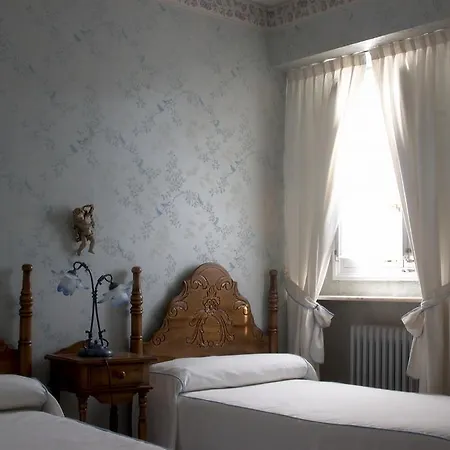 Hotel Palacio De Monfarracinos 3*