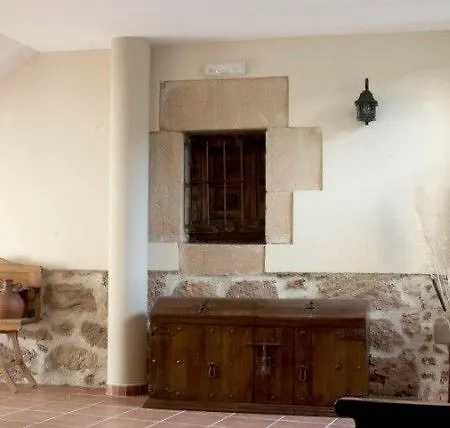 Hotel Palacio De Monfarracinos 3*