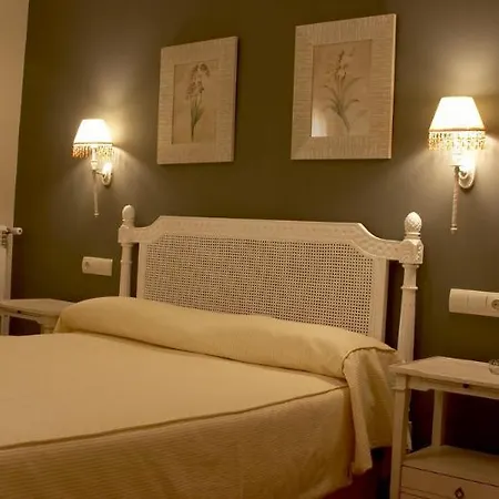 Palacio De Monfarracinos 3*