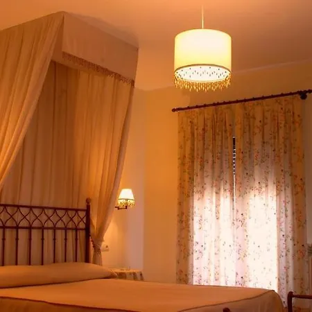 Hotel Palacio De Monfarracinos