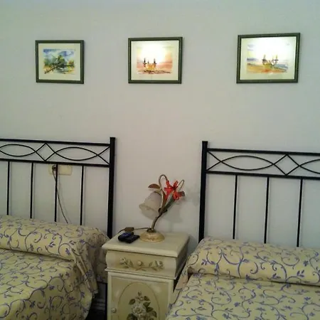 Palacio De Monfarracinos 3*