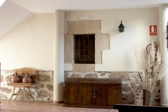 Hotel Palacio De Monfarracinos 3*