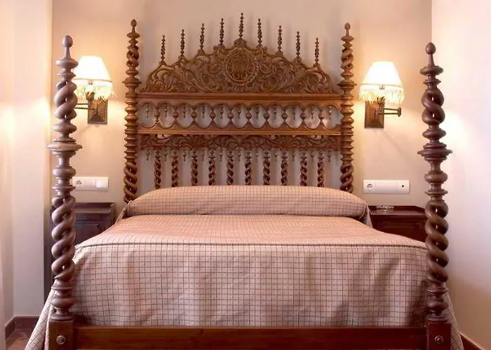 Palacio De Monfarracinos 3*