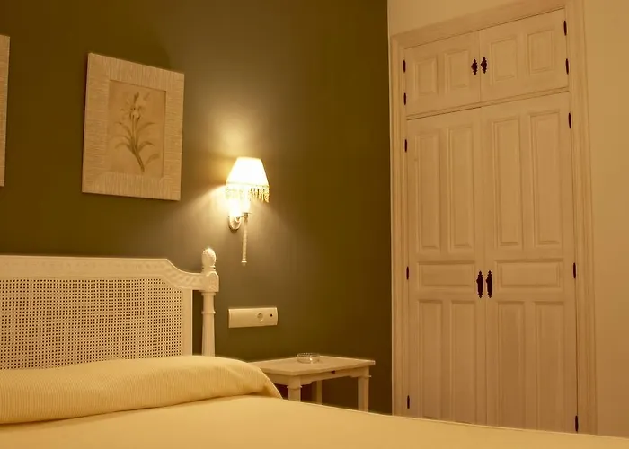 Palacio De Monfarracinos