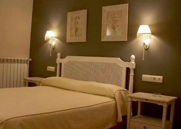 Palacio De Monfarracinos 3*