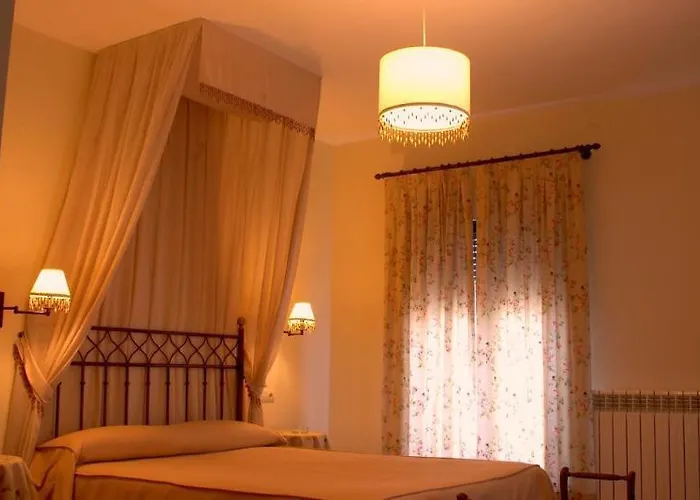 Hotel Palacio De Monfarracinos